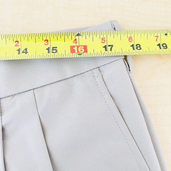 Champions Tour Men Lightweight Beige Pants 34x30 Pleated Front Tapered Leg NWOT - Picture 8 of 12